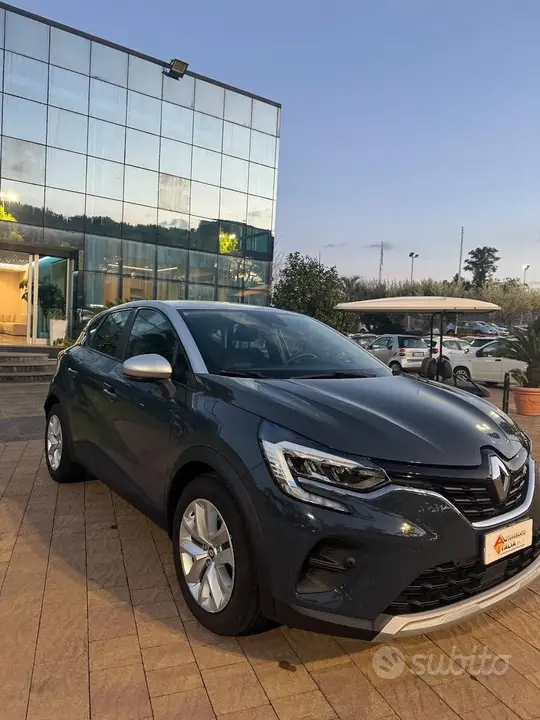 Renault Captur 2021 photo 2