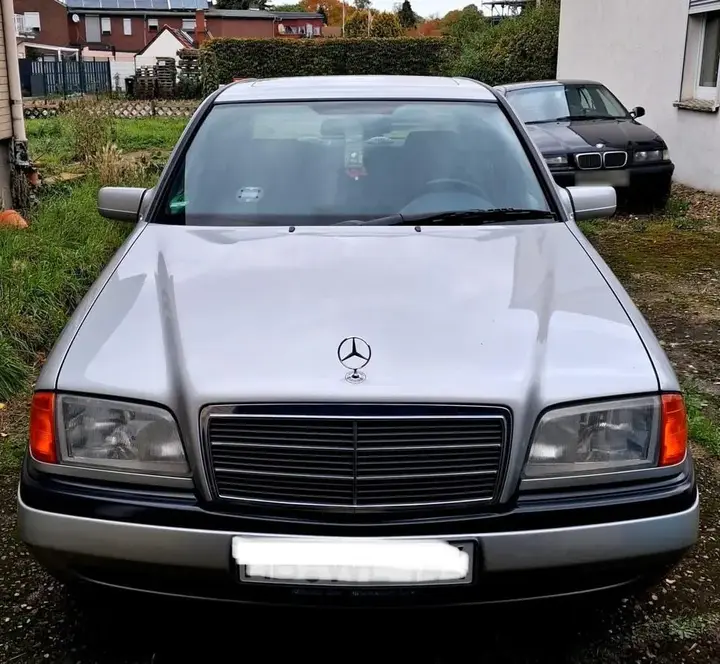 Mercedes-Benz C180