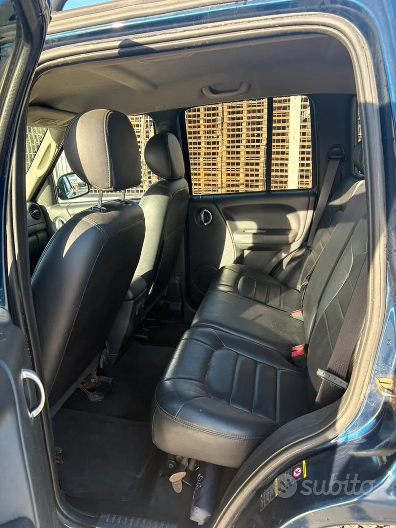 Jeep Cherokee 2003 photo 5