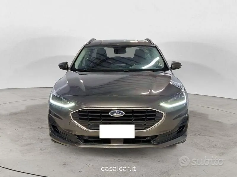 Ford Focus 2022 photo 2