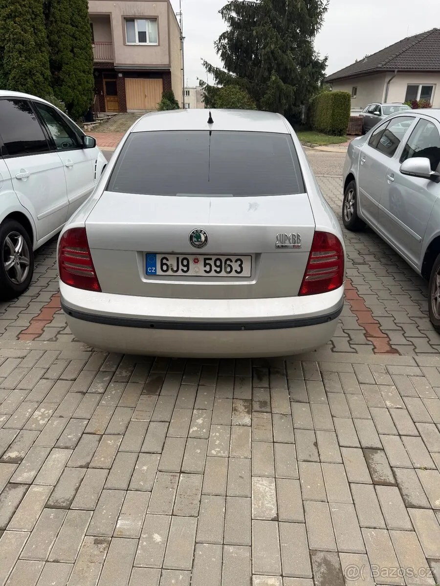 Skoda Superb 2002 photo 4