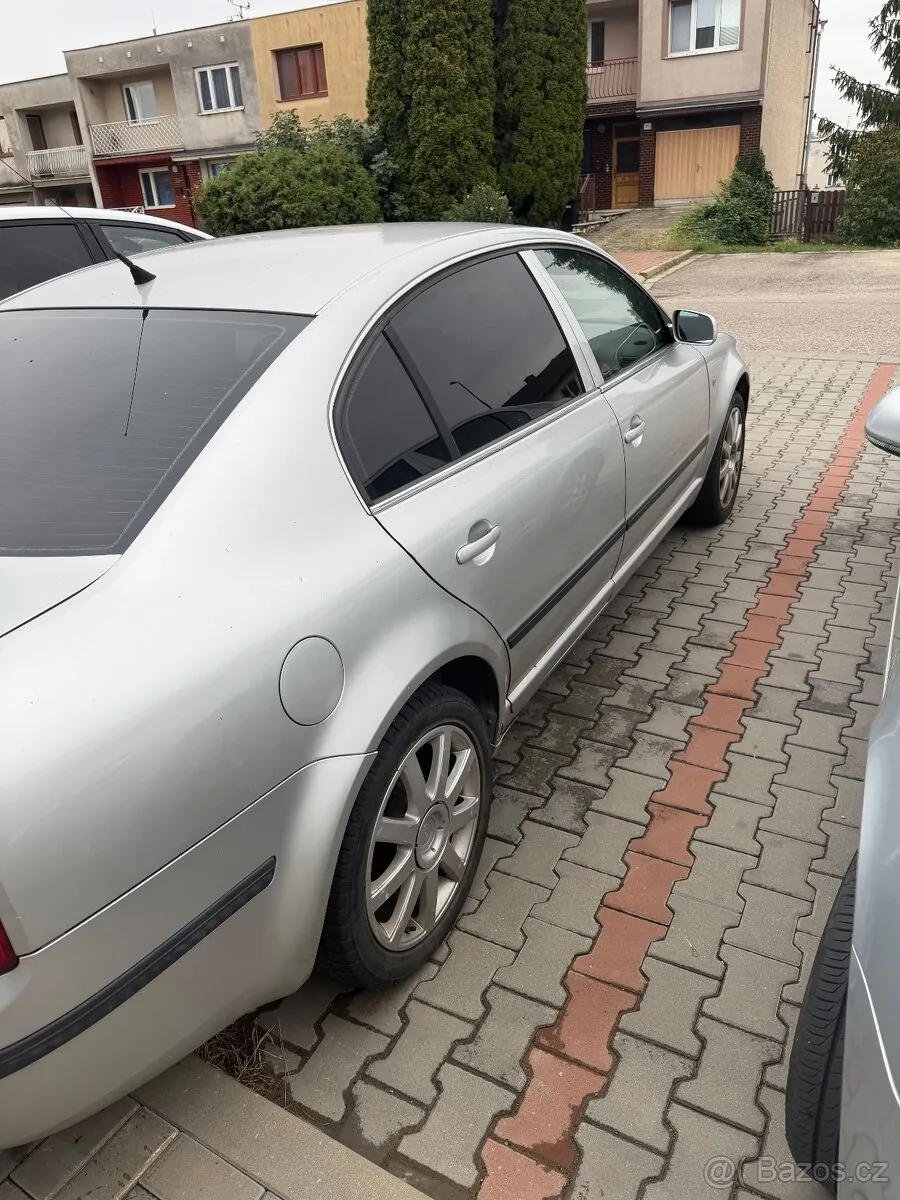 Skoda Superb 2002 photo 3