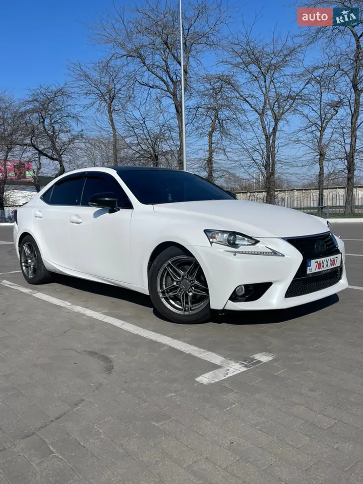 Lexus Is 2013 photo 2
