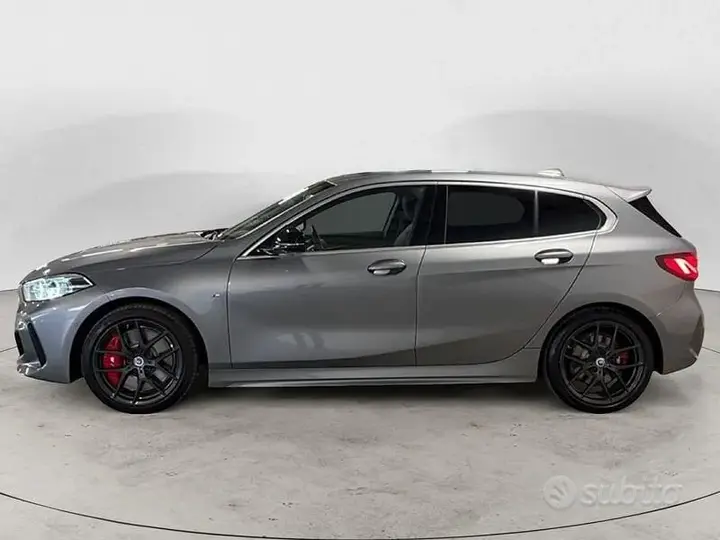 BMW 1 Series 2023 photo 2