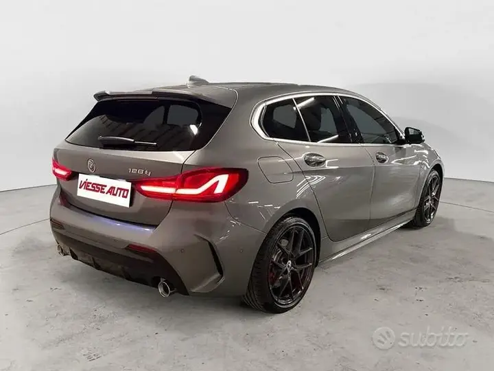 BMW 1 Series 2023 photo 5
