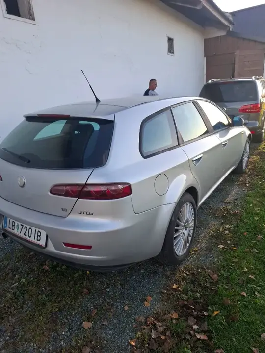 Alfa Romeo 159 2008 photo 3