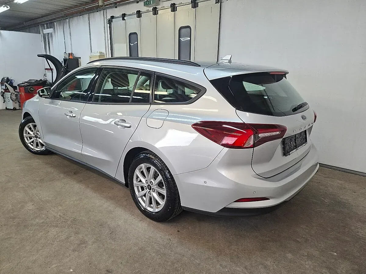 Ford Focus 2022 photo 3