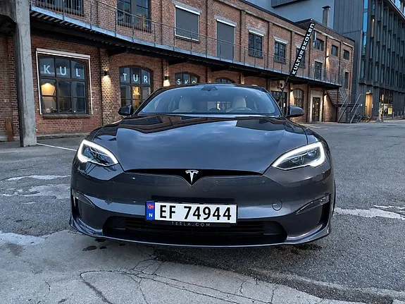 Tesla Model S 2023 photo 2