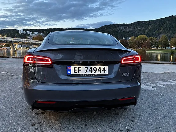 Tesla Model S 2023 photo 4