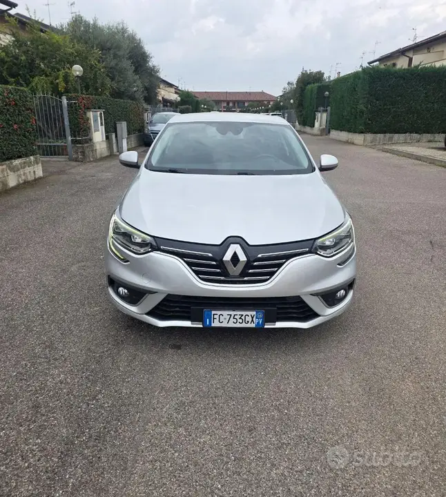 Renault Megane 2016 photo 2