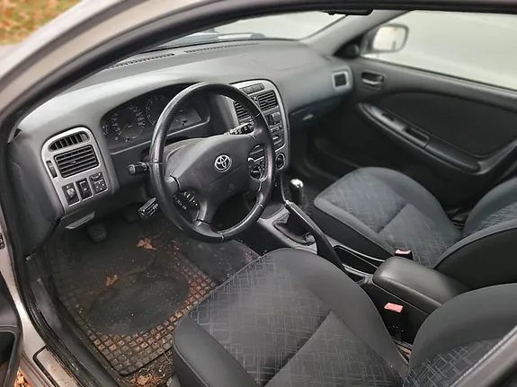 Toyota Avensis 2002 photo 5