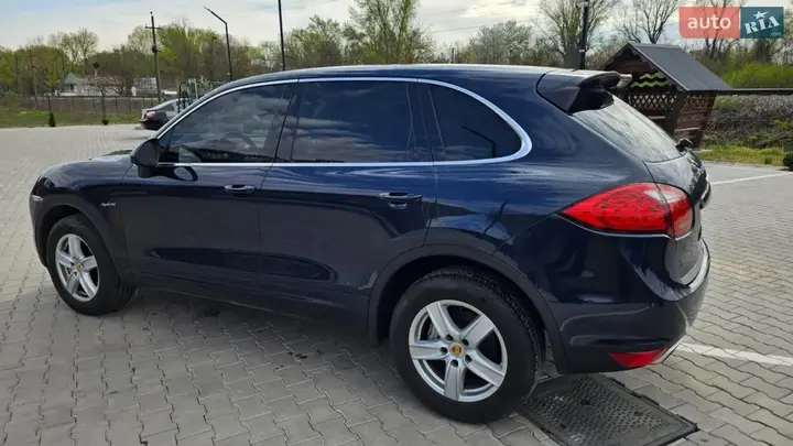 Porsche Cayenne 2010 photo 3