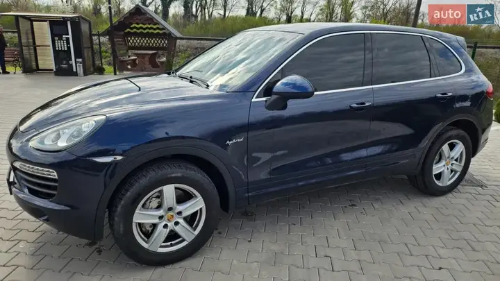 Porsche Cayenne 2010 photo 4