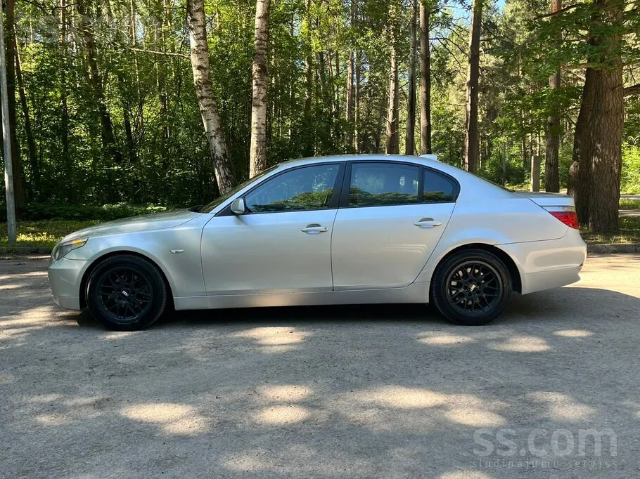 BMW 525 2004 photo 2