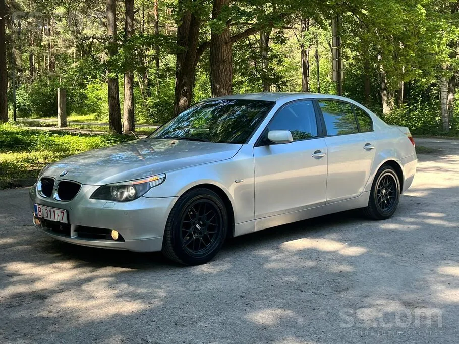 BMW 525