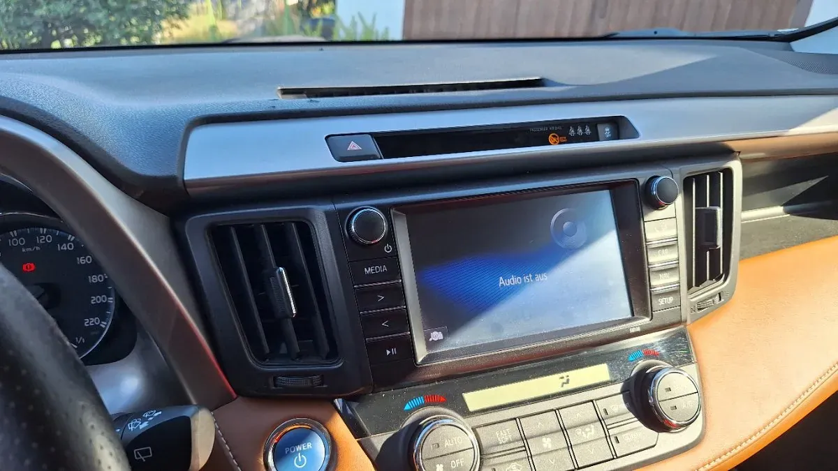 Toyota Rav4 2017 photo 2