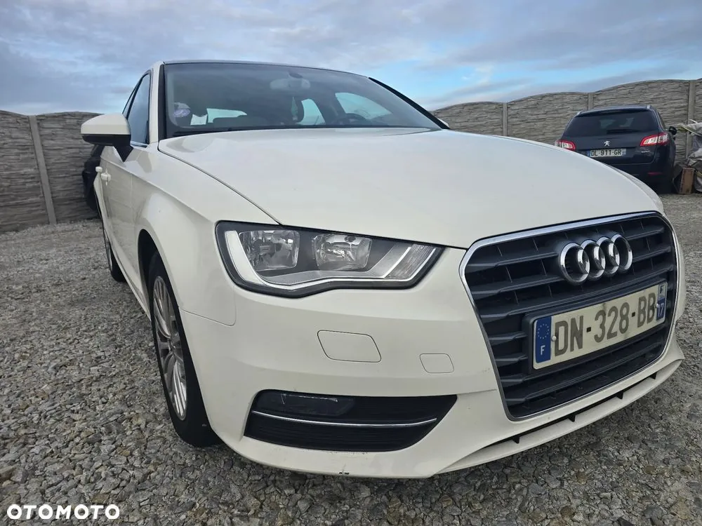 Audi A3 Sportback 2015 photo 2