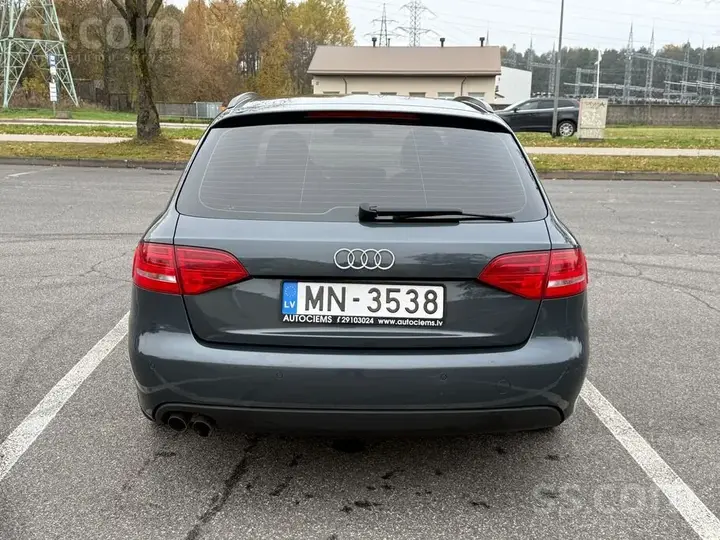 Audi A4 2009 photo 4