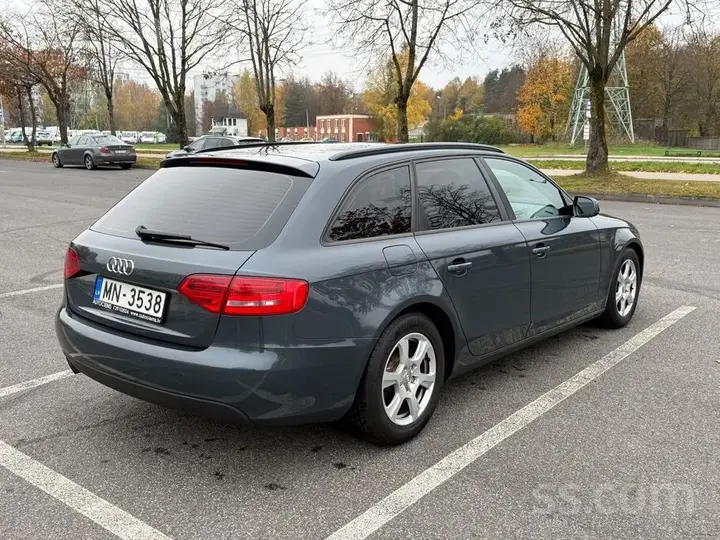 Audi A4 2009 photo 3
