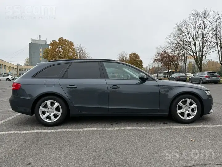 Audi A4 2009 photo 5