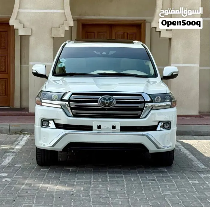 Toyota Land Cruiser 2017 photo 2