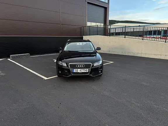 Audi A4 2010 photo 4