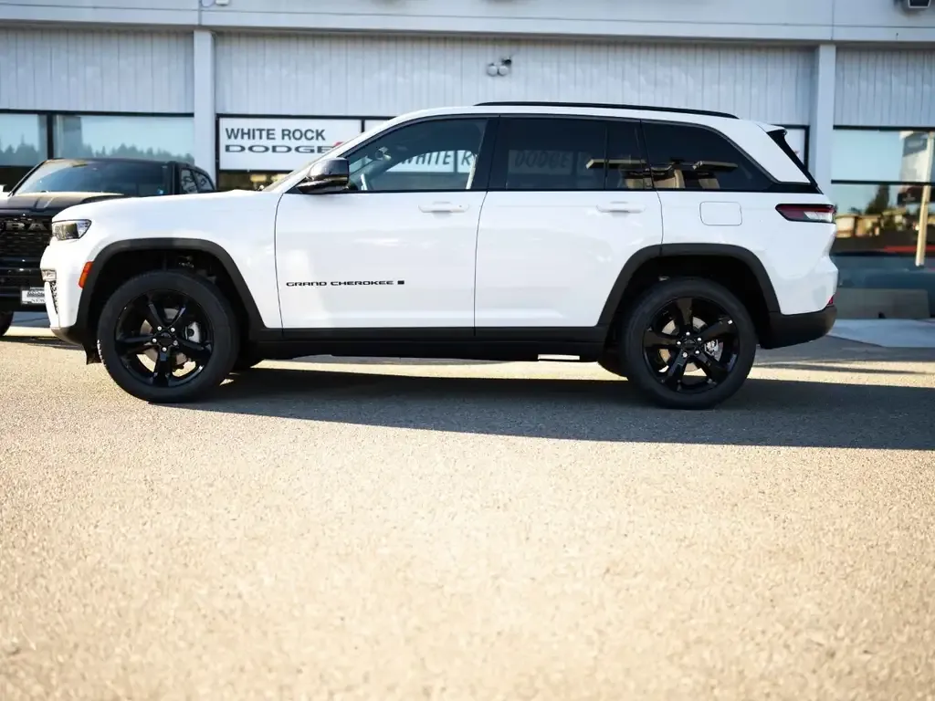 Jeep Grand Cherokee 2026 photo 3