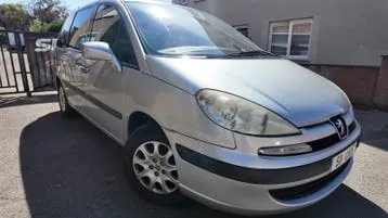 Peugeot 807 2004 photo 2