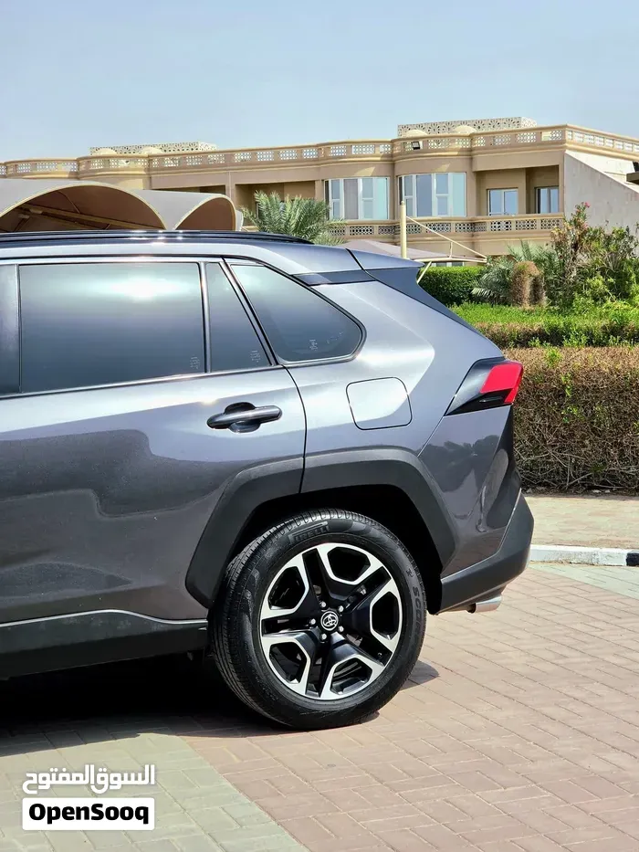 Toyota Rav 4 2019 photo 3