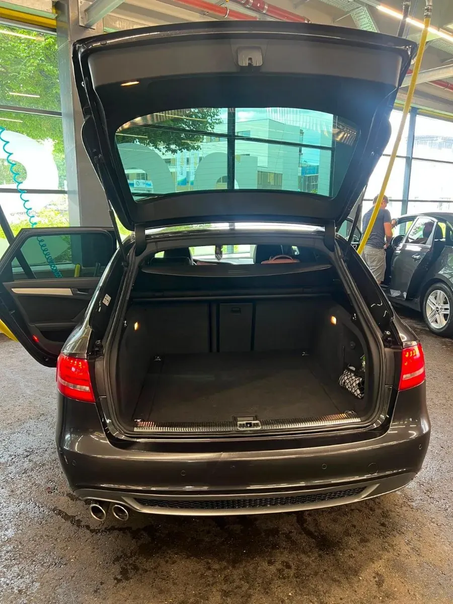 Audi A4 2011 photo 3
