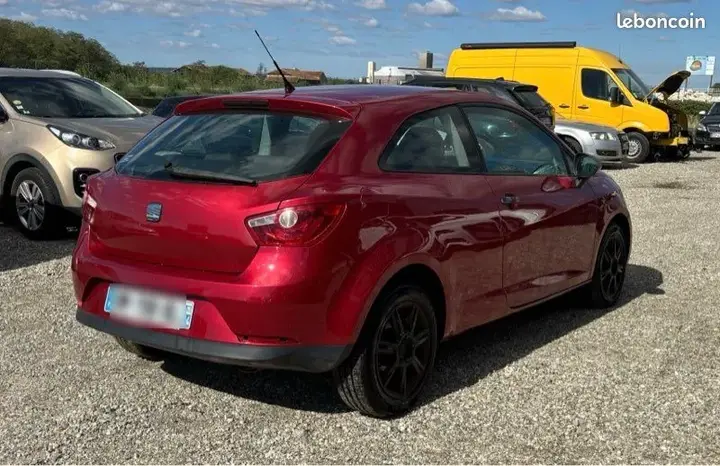 Seat Ibiza 2011 photo 2