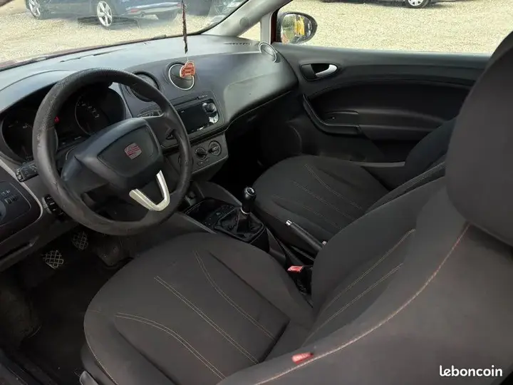 Seat Ibiza 2011 photo 3