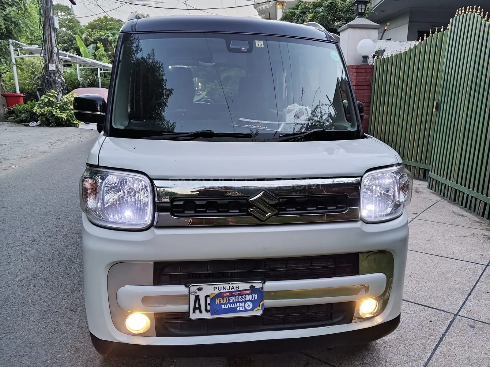 Suzuki Spacia