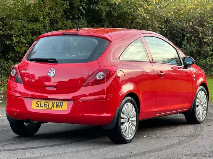 Vauxhall Corsa 2011 photo 3