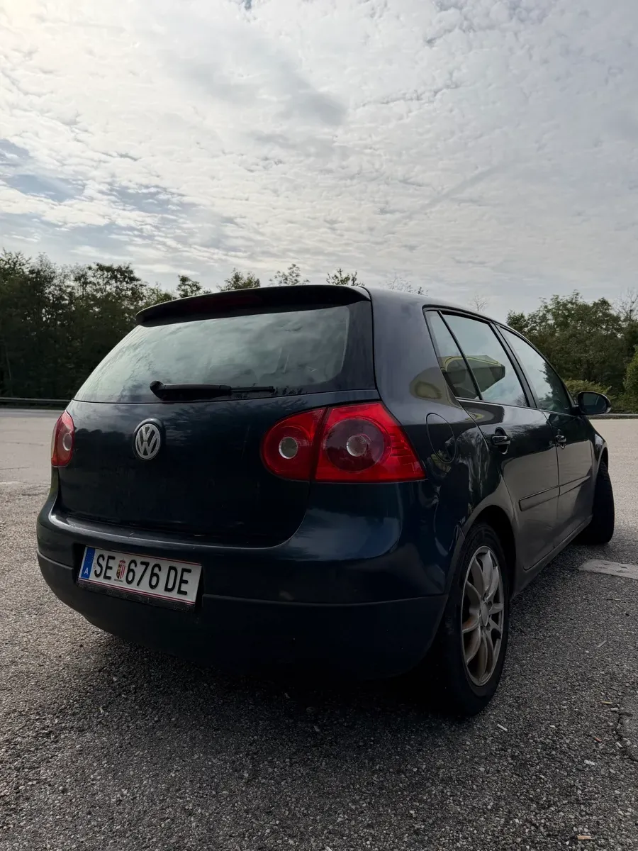 Volkswagen Golf 2004 photo 2