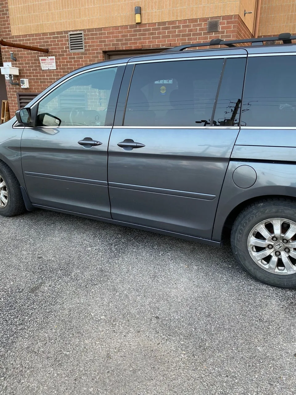 Honda Odyssey 2010 photo 2