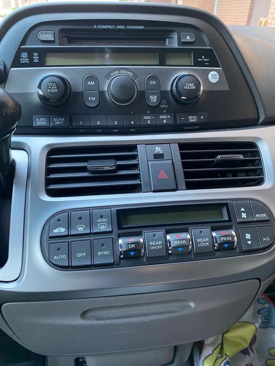 Honda Odyssey 2010 photo 4