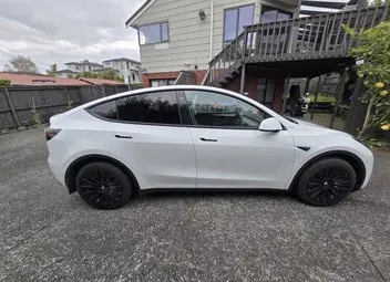 Tesla Model Y 2023 photo 5
