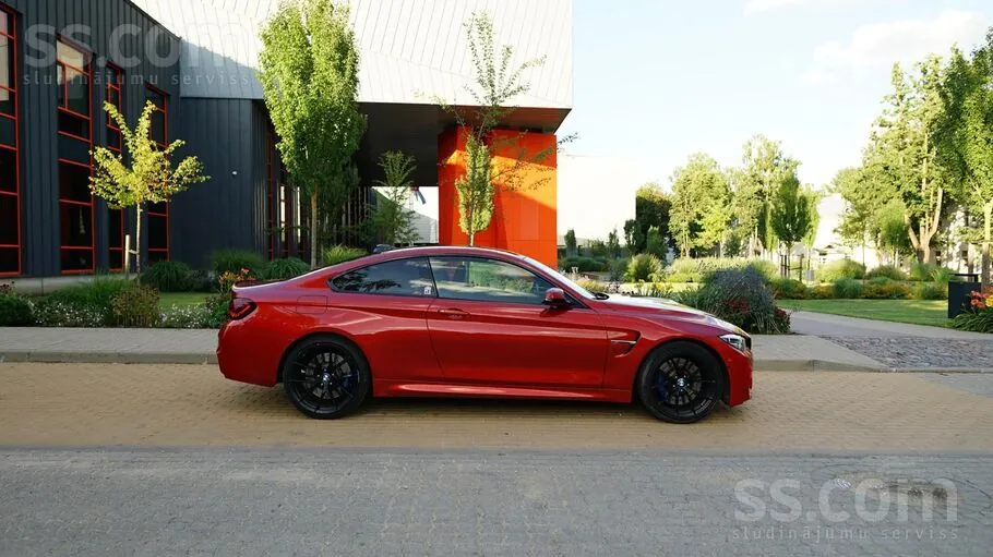 BMW M4 2015 photo 2
