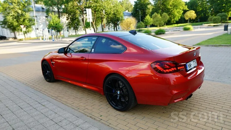 BMW M4 2015 photo 4