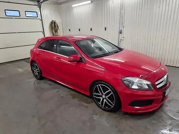 Mercedes-Benz A 180 2014 photo 2