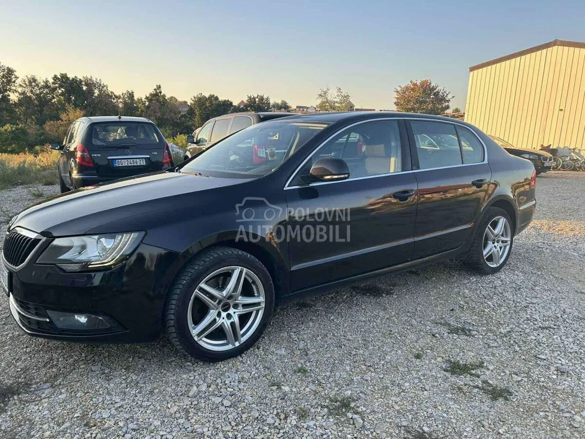 Skoda Superb 2015 photo 4