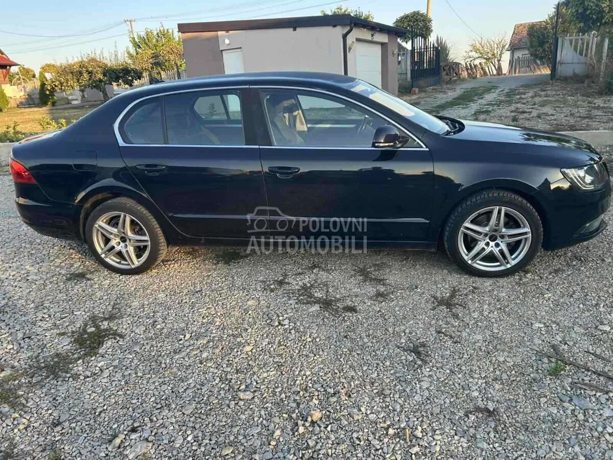Skoda Superb 2015 photo 5