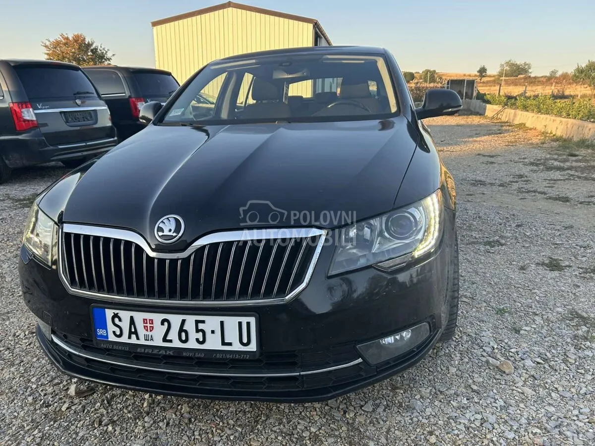 Skoda Superb 2015 photo 2
