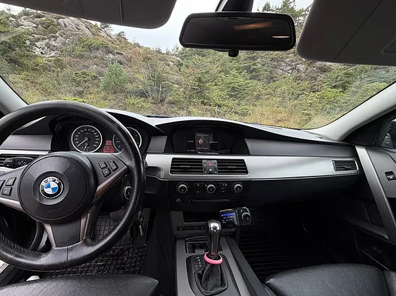 BMW 525D 2004 photo 2