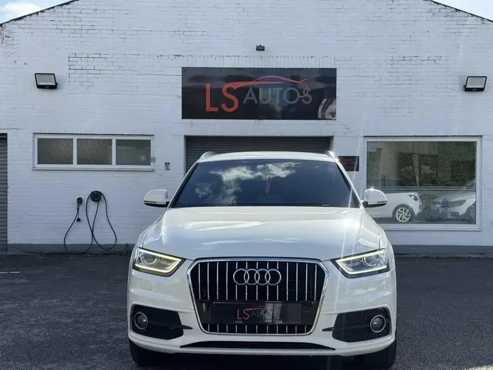 Audi Q3 2013 photo 2
