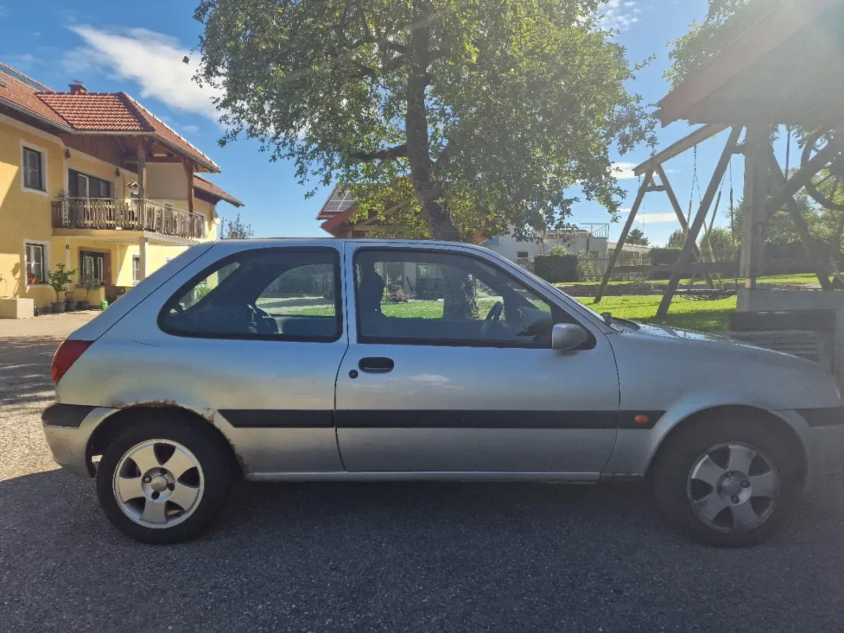 Ford Fiesta 2002 photo 3