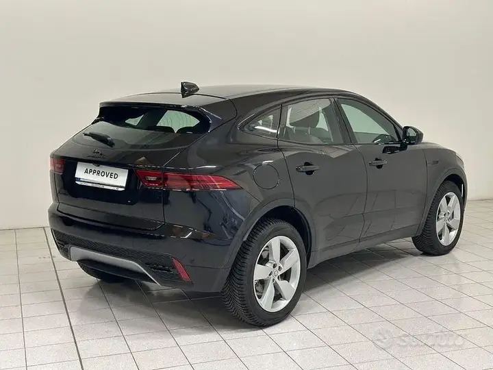 Jaguar E-Pace 2022 photo 2