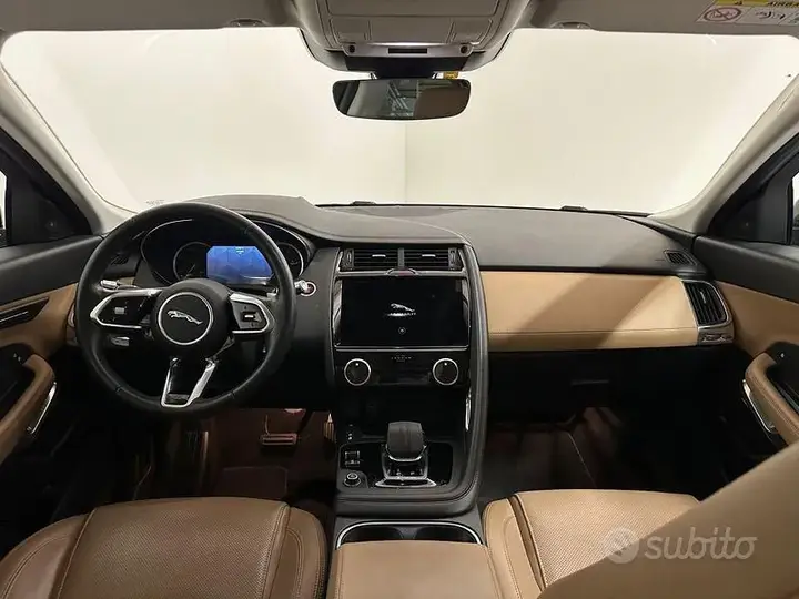 Jaguar E-Pace 2022 photo 4