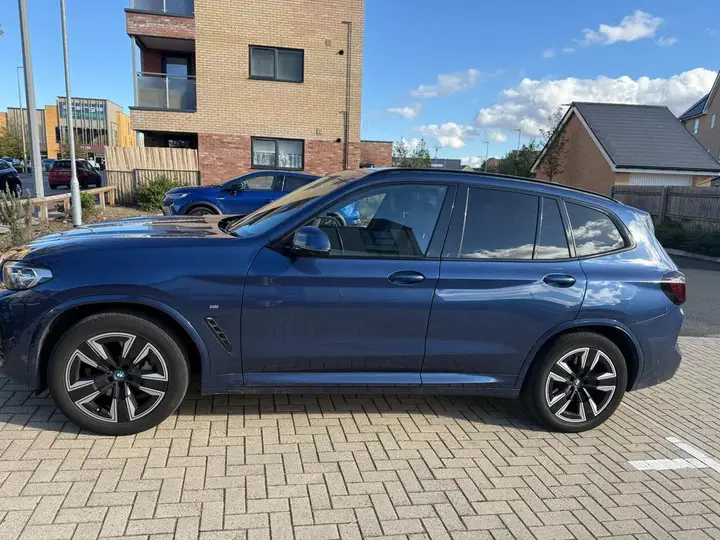 BMW Ix3 2024 photo 2